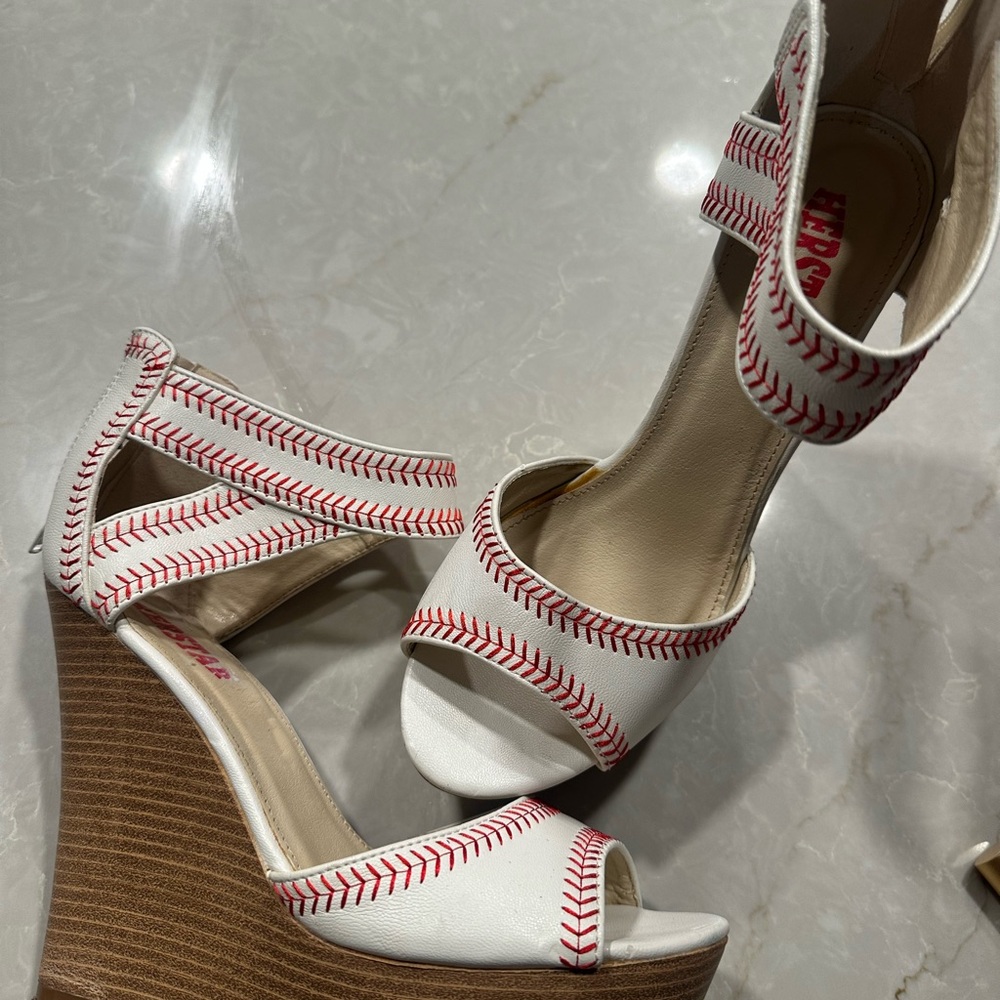 Herstar Baseball Wedges Size 9